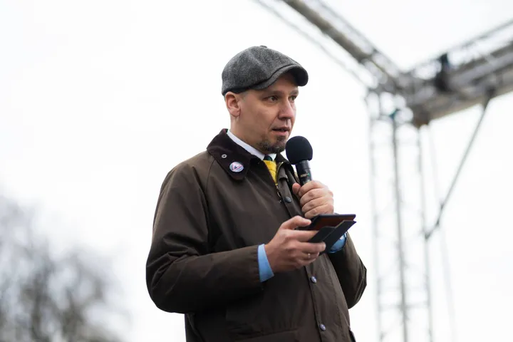 Protestas „Šalin rankas“ Katedros aikštėje