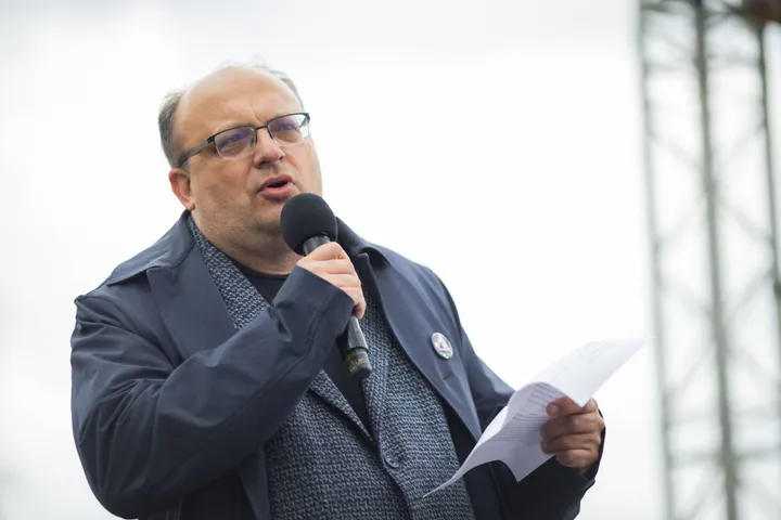 Protestas „Šalin rankas“ Katedros aikštėje