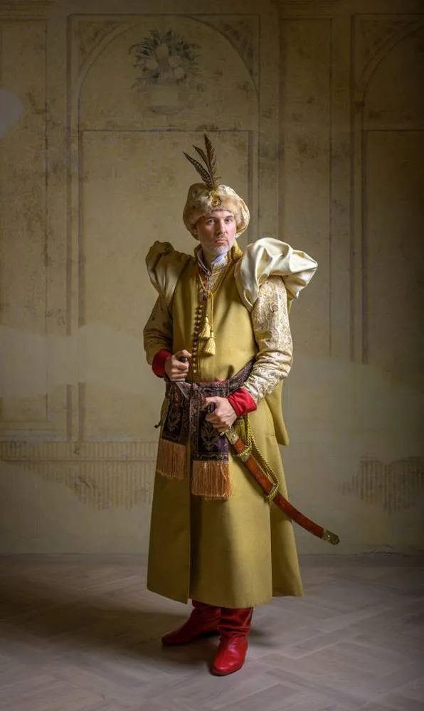M. Daraškevičius vilki kontušo kostiumą Panemunės pilyje / S. Mikalausko nuotr.