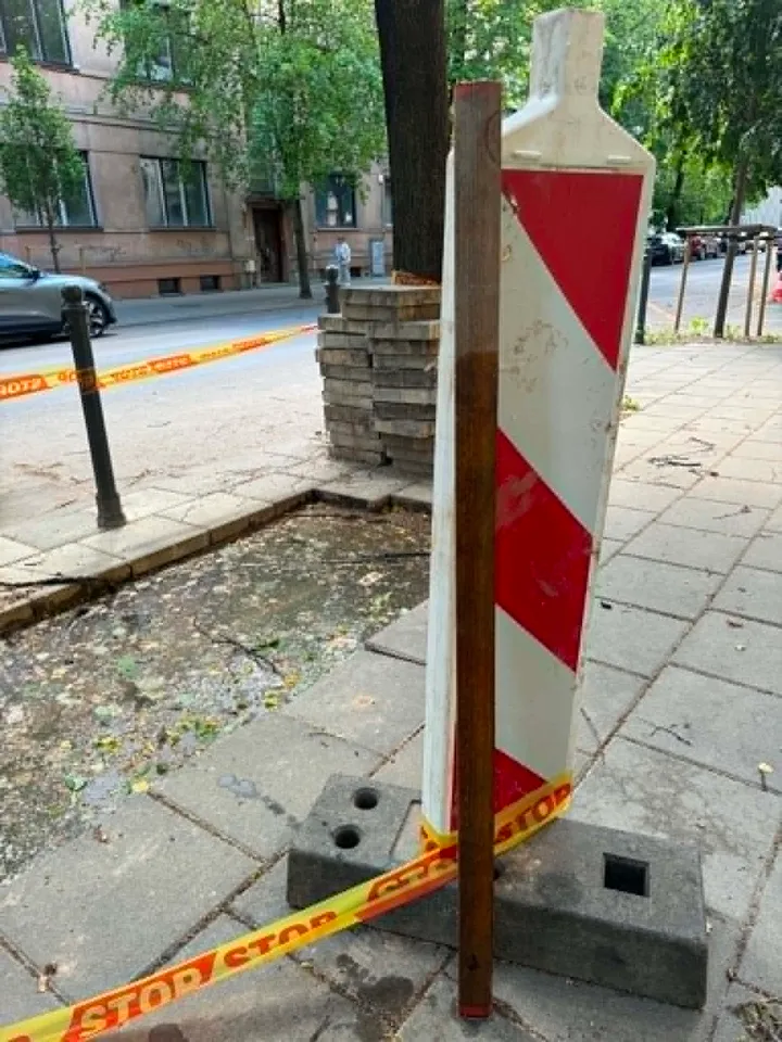 Vandens pilna duobė V. Putvinskio gatvėje