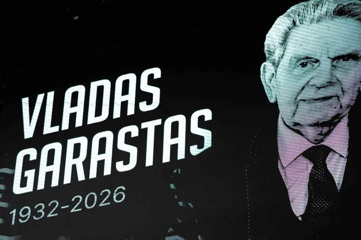 Arenoje tylos minute pagerbtas V. Garastas