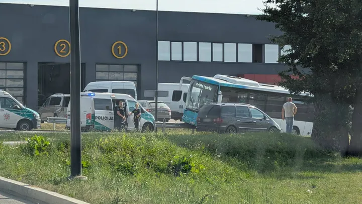 Avarija B. Brazdžionio g. / Skaitytojo nuotr.