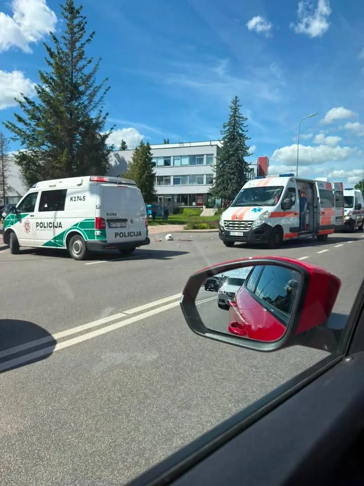 Avarija Veiverių g. / Skaitytojo nuotr.