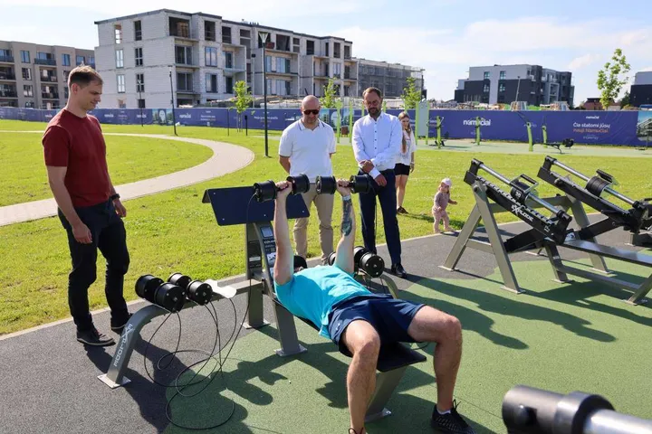 Jonučiuose atidaryta profesionali lauko sporto salė / KRS nuotr.