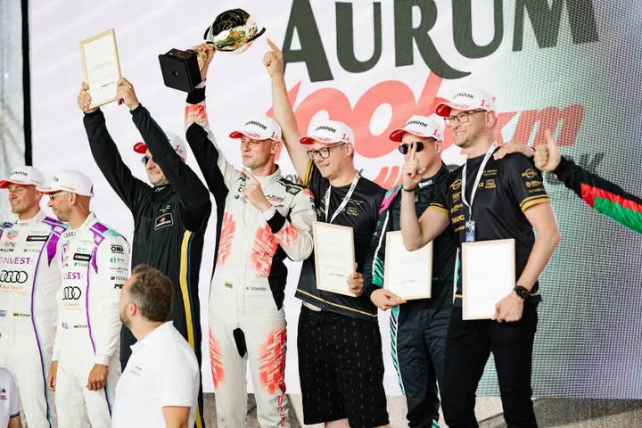 „Aurum 1006 km“ dalyviai kovojo dėl geriausių starto pozicijų / A. Liauciaus nuotr.