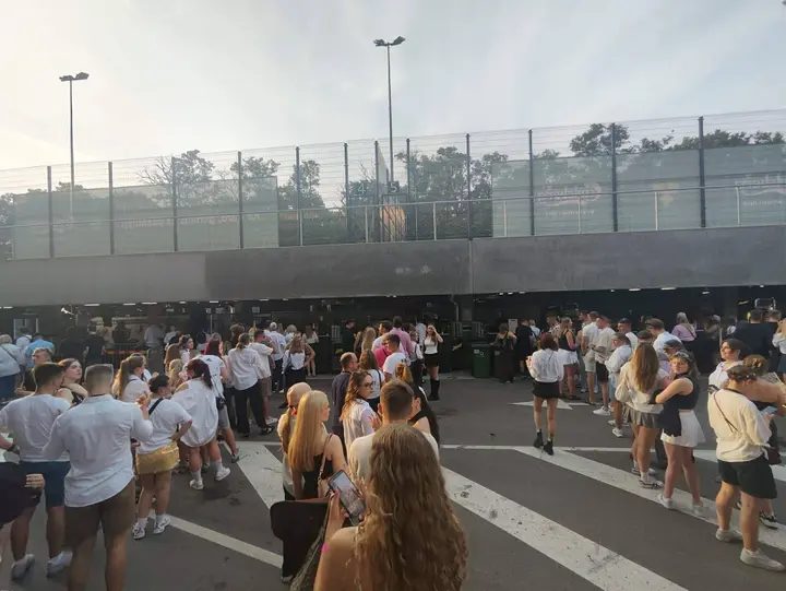 Pitbull gerbėjai stadione