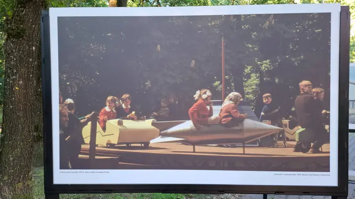 Vytauto parko karuselė, 1972 m. Kauno miesto muziejaus fondai / S. Javaitytės nuotr.