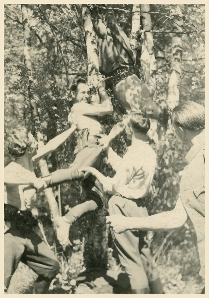 Lietuvos partizanai atokvėpio minutę, 1951 m. / Vytauto Didžiojo karo muziejaus nuotr.