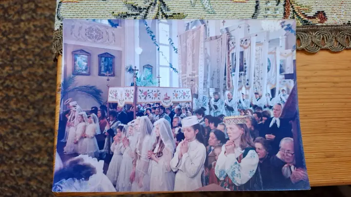 Petrašiūnų adorantės apie 1987 m. Laimutė Truskauskaitė stovi pirma iš dešinės / L. Truskauskaitės archyvas