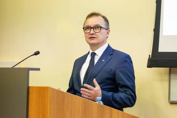 prof. habil. dr. R. Jurkevičius