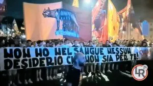 striscione tifosi roma corteo 300x169
