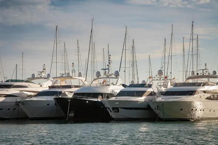 yacht 1