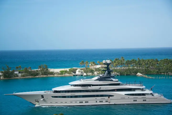 yacht 2