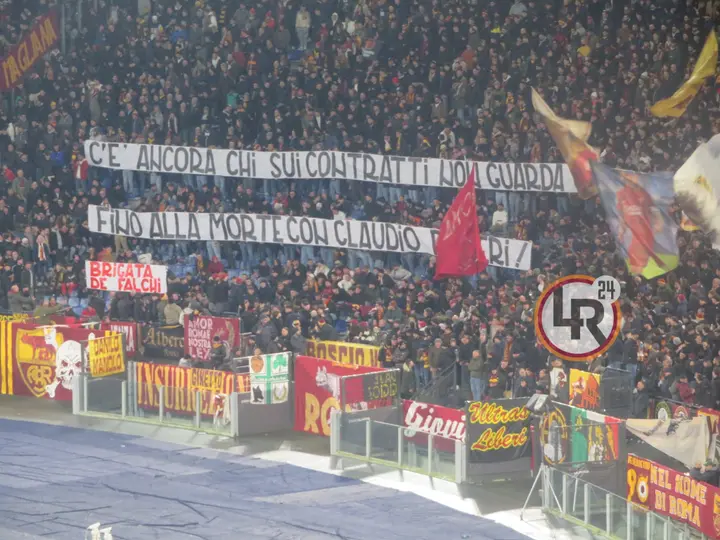 roma lecce striscione curva sud ranieri