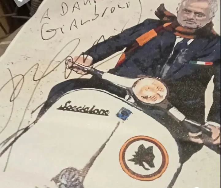 cartellone mourinho tifosi roma 3