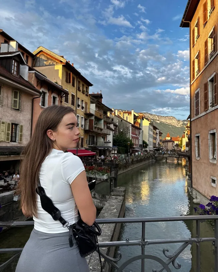 363839742 810516460607819 7277625001187214784 n