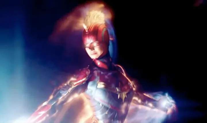 captain marvel fighting in space