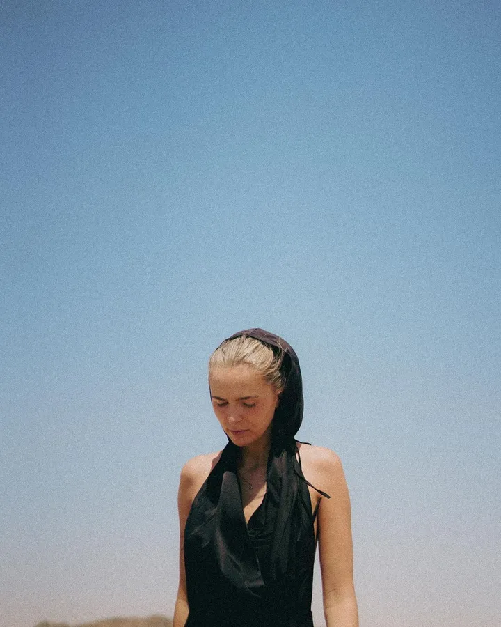 lies zhara in de sahara 1