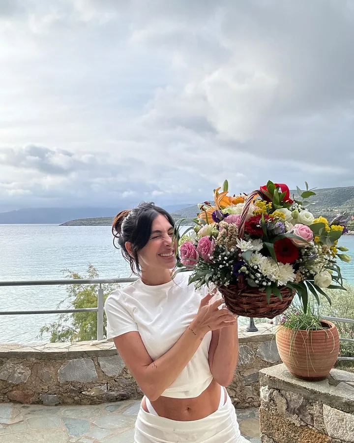 anna nooshin laat alles van zichzelf zien