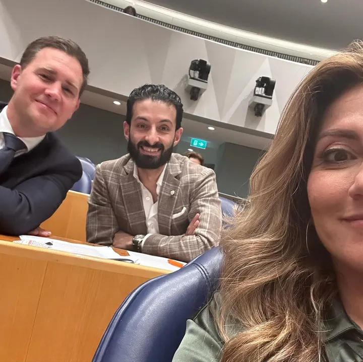 dilan yesilgoz selfie 1