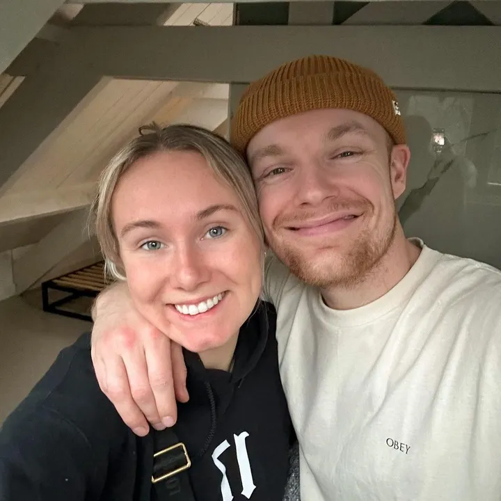 Enzo Knol en zijn vriendin Myron Koops