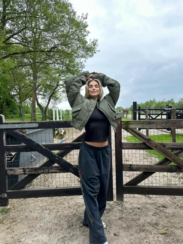 gaby blaaser had net zo goed deelnemer kunnen zijn in vier handen op een buik