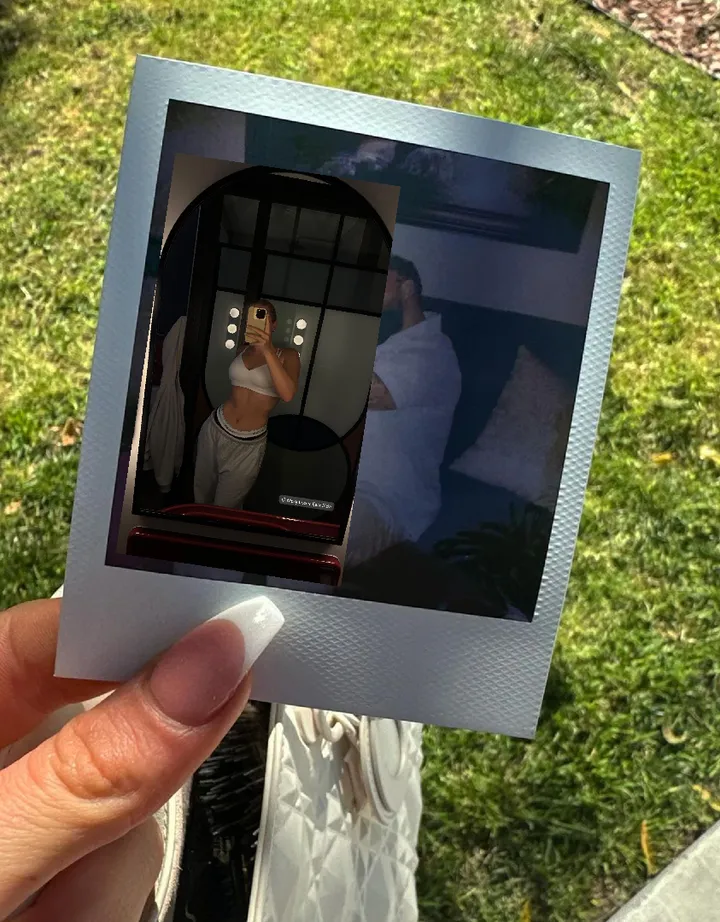 juultje tieleman kleedt zich helemaal uit in hotelkamer