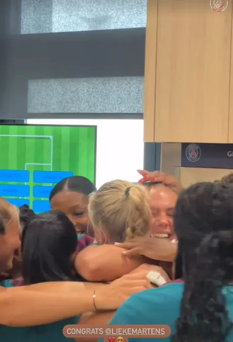 lieke martens is zwanger en vertelt het aan haar ploeggenotes