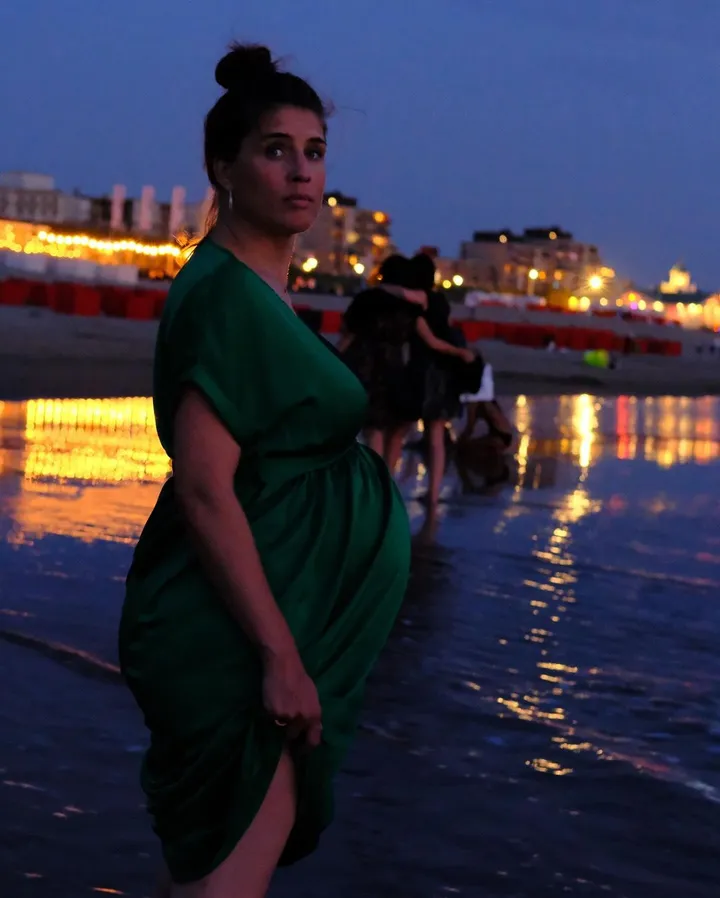 marieke elsinga showt haar grote rondingen aan iedereen