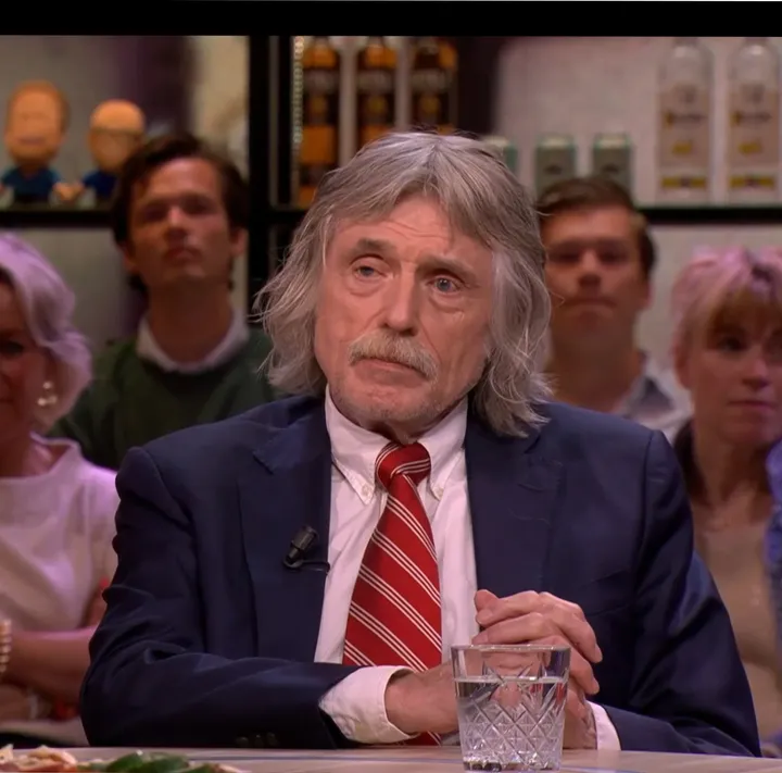 Johan Derksen aan tafel bij Vandaag Inside