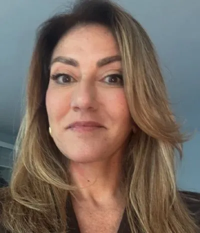 Dilan Yesilgöz selfie