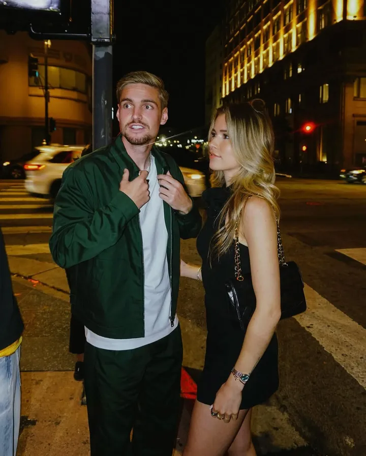 Jade Anna met Kenneth Taylor