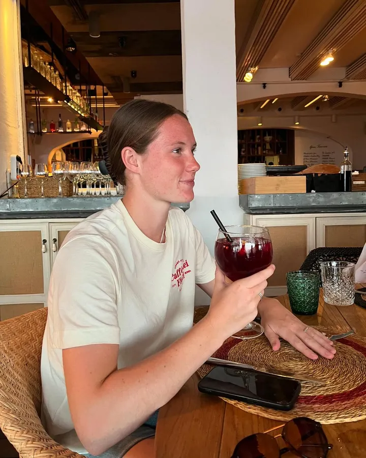 Veerle Buurman aan de sangria
