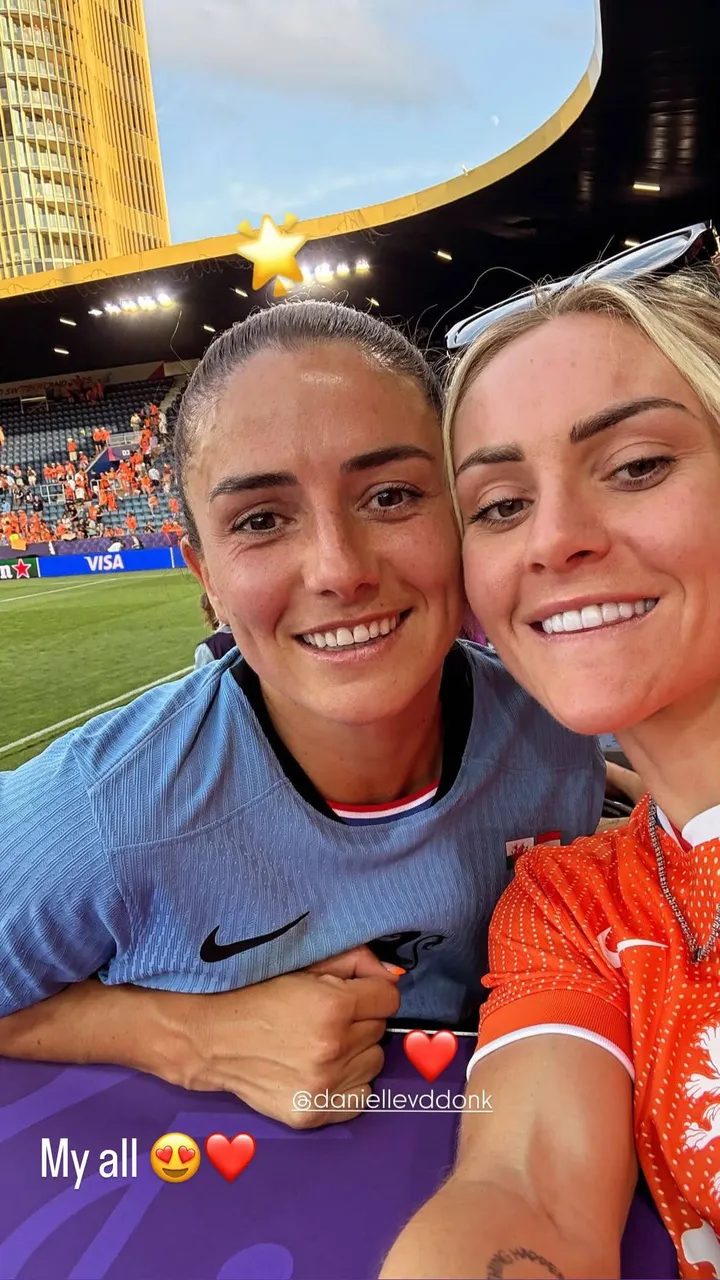 Daniëlle van de Donk met haar vrouw