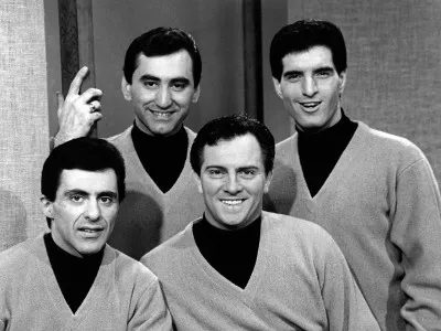 frankie valli and the four seasons frankie valli and the four seasons 30462345 400 300