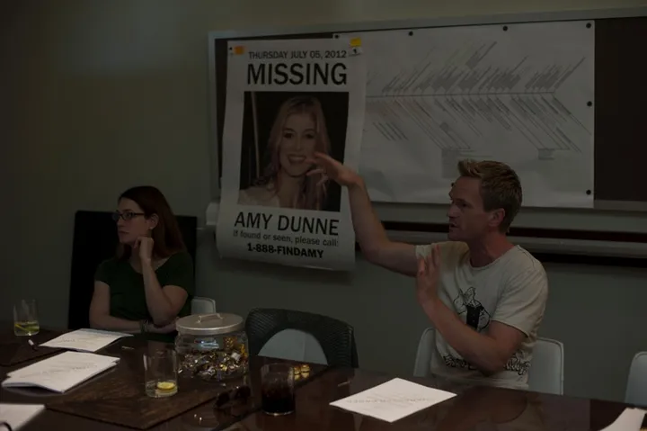gone girl set image neil patrick harris carrie coon