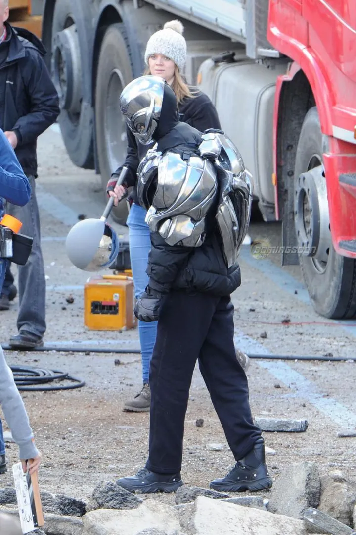 hr avengers age of ultron set photos 5