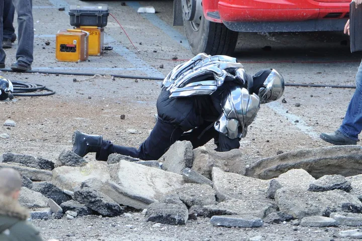 hr avengers age of ultron set photos 6