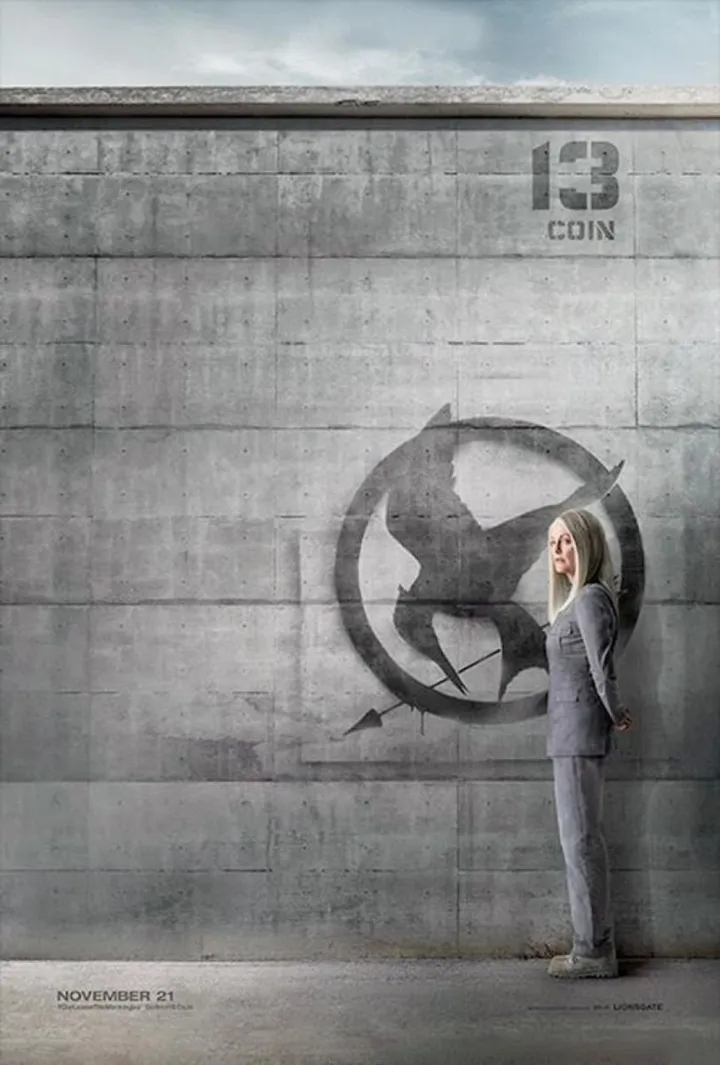 hr the hunger games mockingjay part 1 18