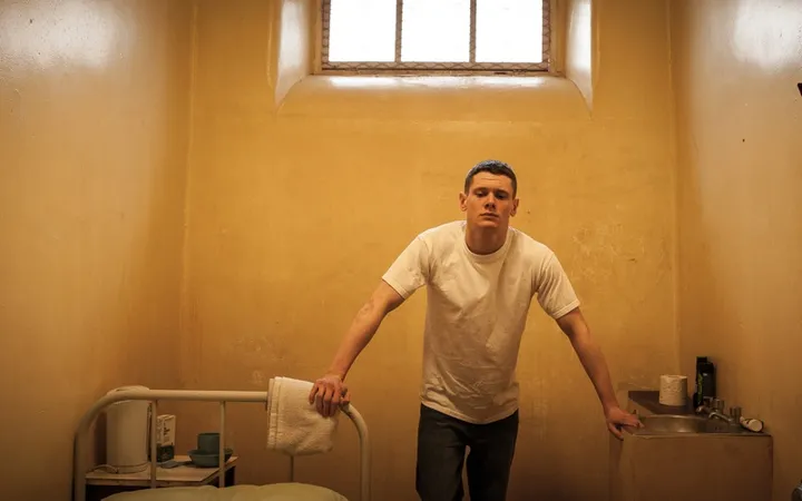 starred up 26006377 st 3 s low