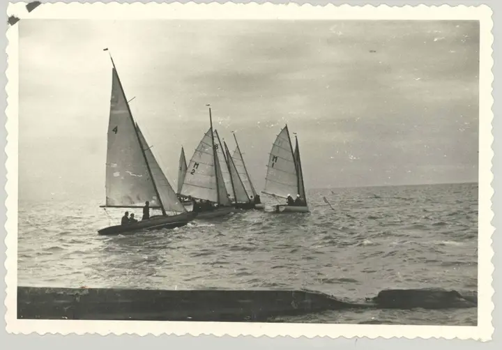 7.. Pirmoji regata „Aplink Kuršių marias“, 1954.Lietuvos jūrų muziejaus archyvas