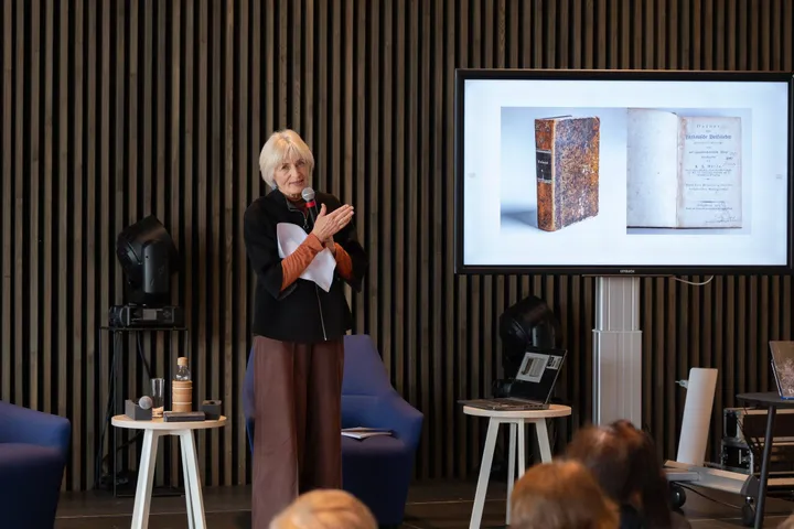 „Dorės“ sudarytoja ir redaktorė Raimonda Meyer-Ravaitytė / Bibliotekos nuotr.