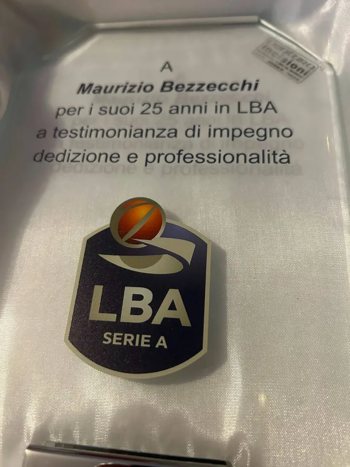 targa ricordo a Maurizio Bezzecchi
