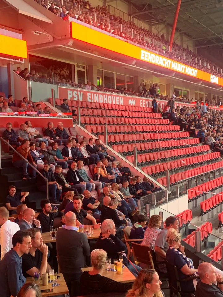 a21c57f2 8143 42c5 aa88 31646824e945