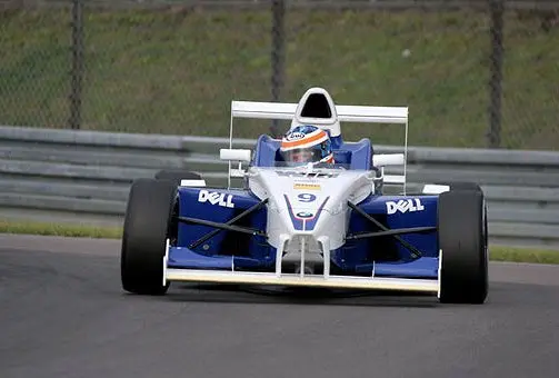 Nick de Bruijn in actie met de Formule BMW