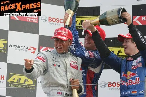 podium race2 img 0503