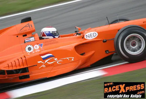 Jos Verstappen in actie op het Engelse asfalt!