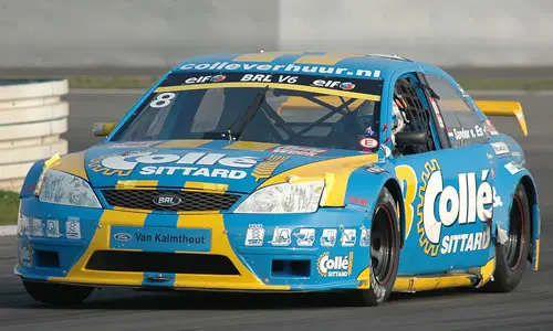 Sandor van Es in actie met de Collé Rental & Sales BRL-V6 bolide