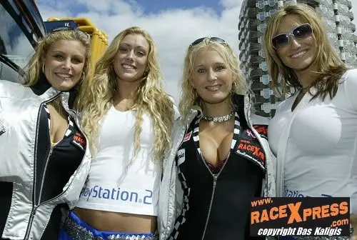 Mooie dames tijdens de editie van 2005