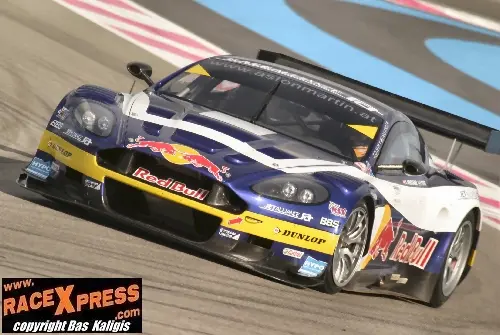 De RedBull Aston Martin DBR9 van RaceAlliance
